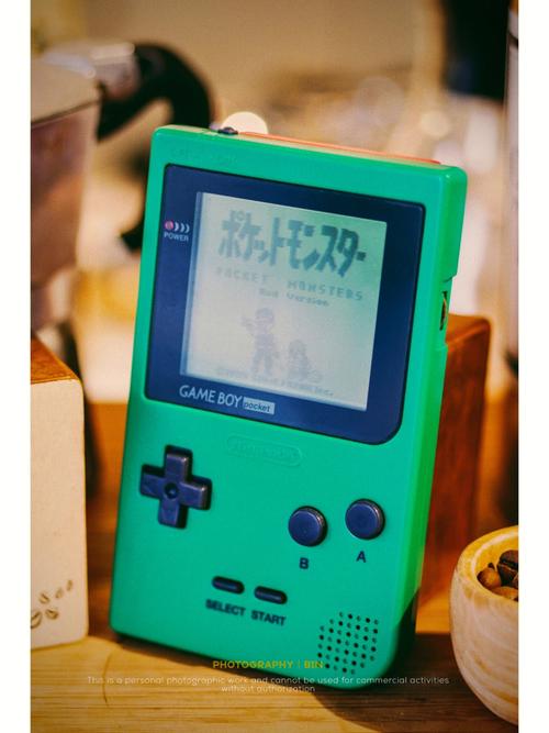 经典游戏掌机 GameBoy，具有便携、操作简单等特点，是许多人的童年回忆